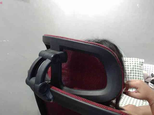 BubbleButtPinay webcam