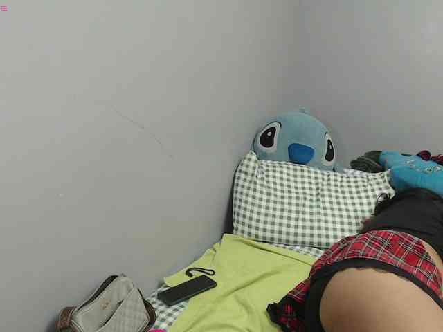 BubbleButtPinay webcam