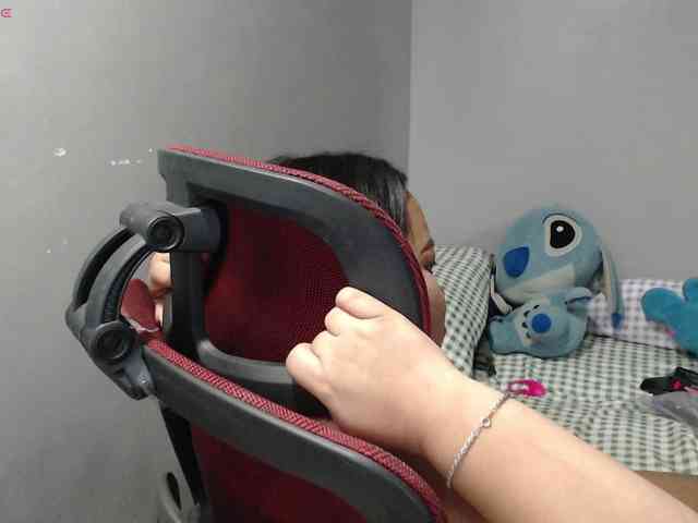 BubbleButtPinay webcam