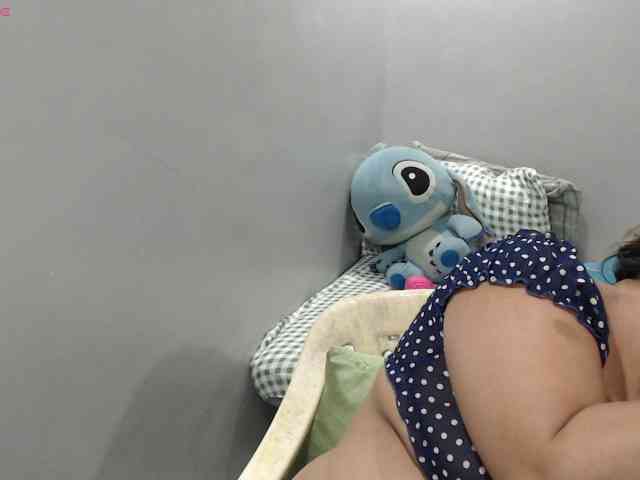 BubbleButtPinay webcam