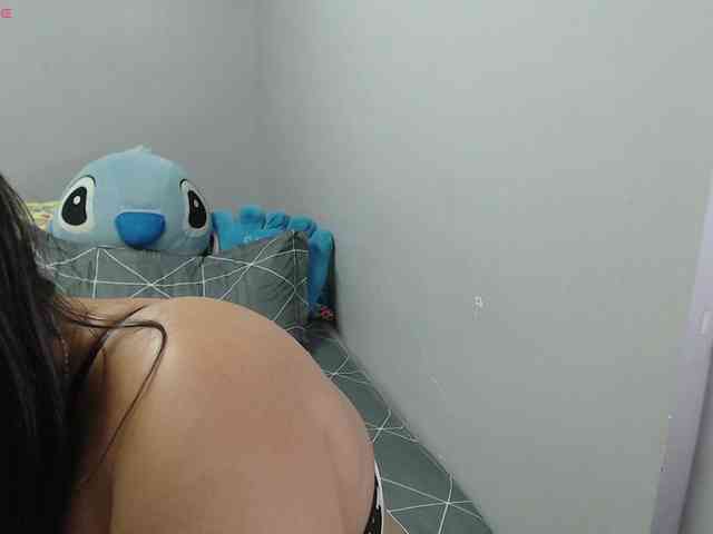 BubbleButtPinay webcam