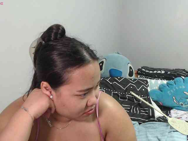 BubbleButtPinay webcam