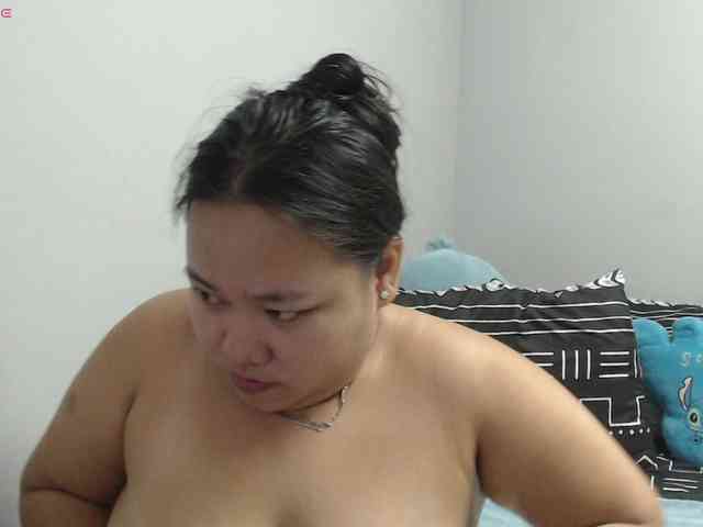 BubbleButtPinay webcam