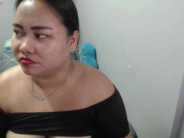 BubbleButtPinay webcam