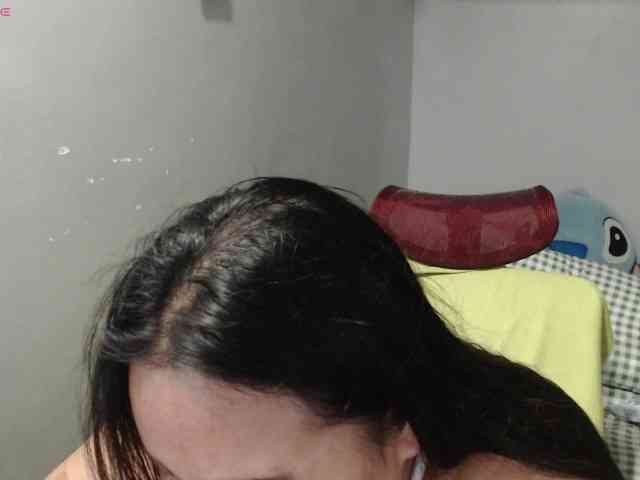 BubbleButtPinay webcam