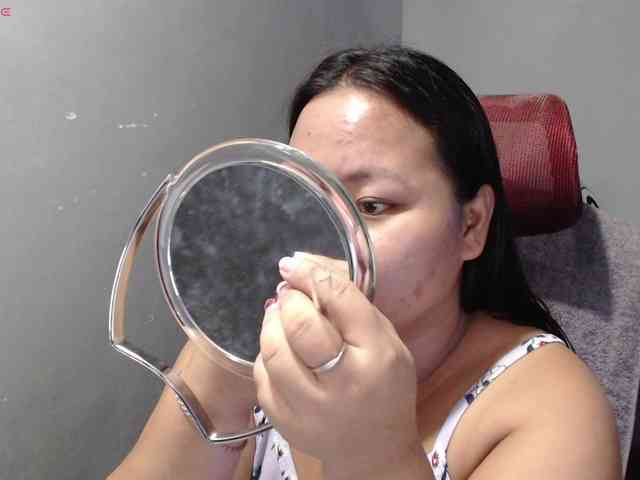 BubbleButtPinay webcam