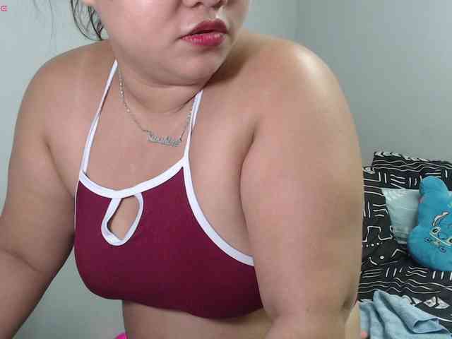 BubbleButtPinay webcam