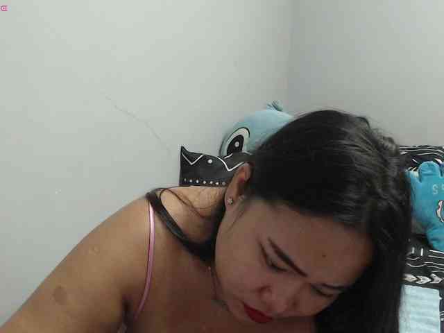 BubbleButtPinay webcam
