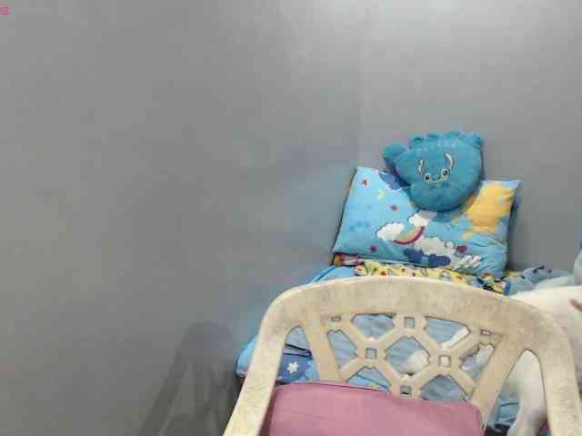 BubbleButtPinay webcam