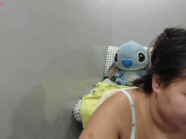 BubbleButtPinay webcam