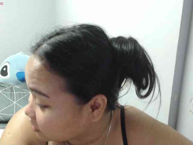 BubbleButtPinay webcam