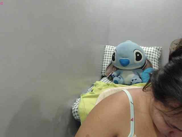 BubbleButtPinay webcam