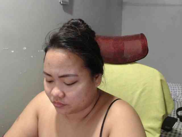 BubbleButtPinay webcam