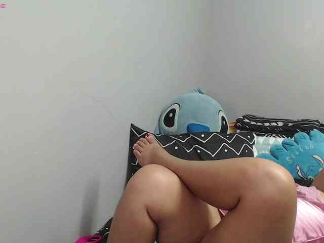 BubbleButtPinay webcam