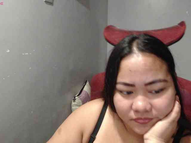 BubbleButtPinay webcam