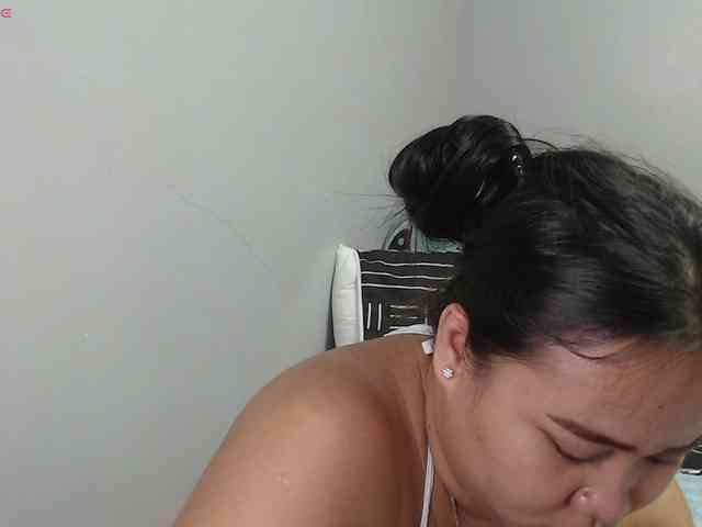 BubbleButtPinay webcam