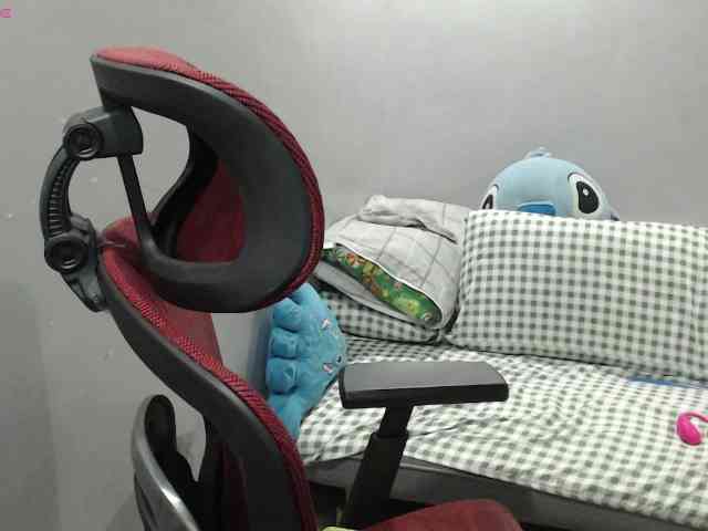 BubbleButtPinay webcam