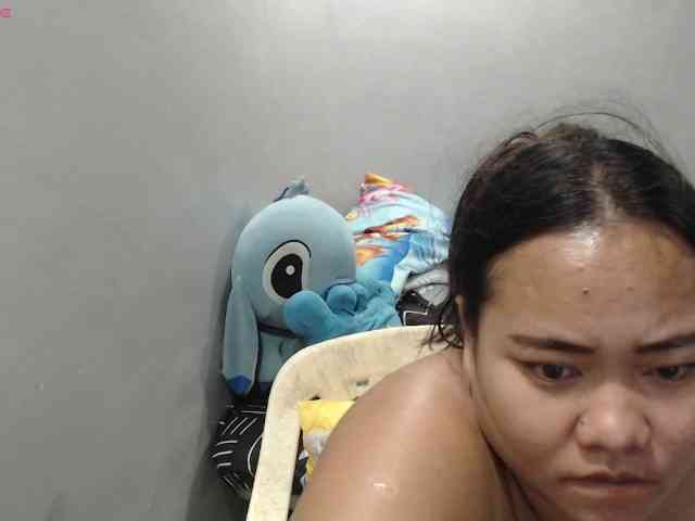 BubbleButtPinay webcam