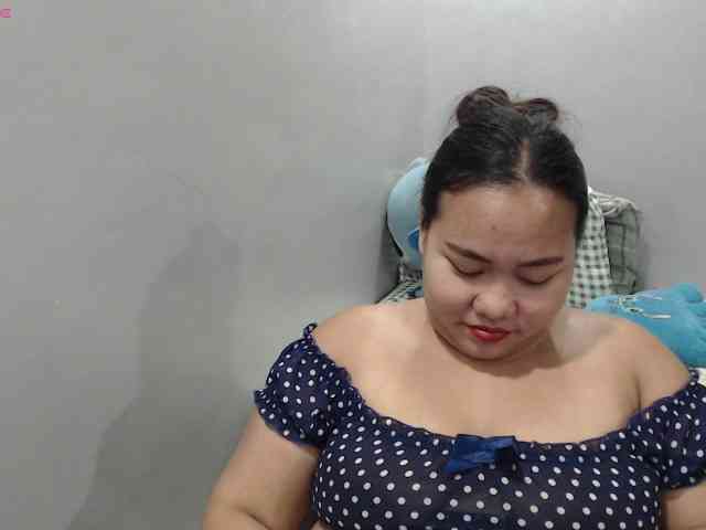 BubbleButtPinay webcam