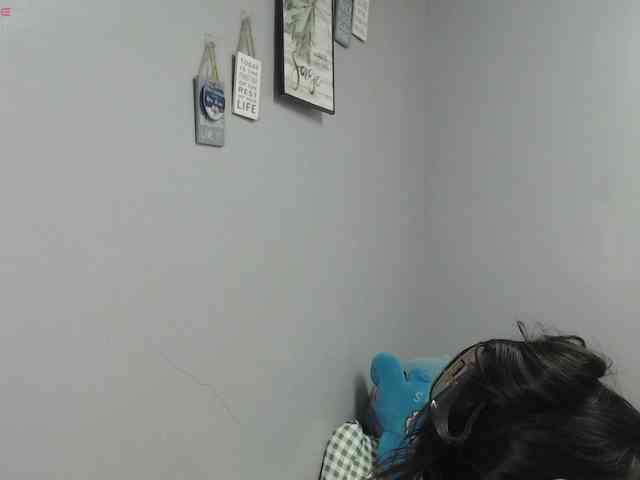 BubbleButtPinay webcam