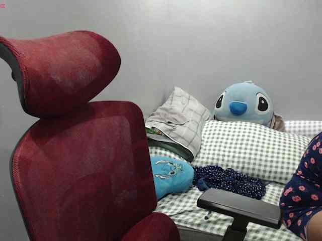 BubbleButtPinay webcam