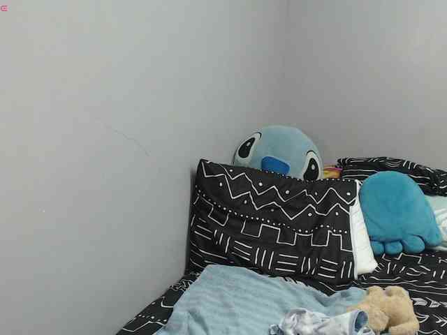 BubbleButtPinay webcam