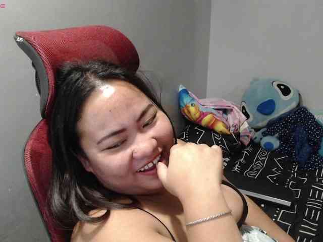 BubbleButtPinay webcam