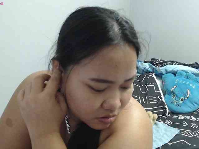 BubbleButtPinay webcam