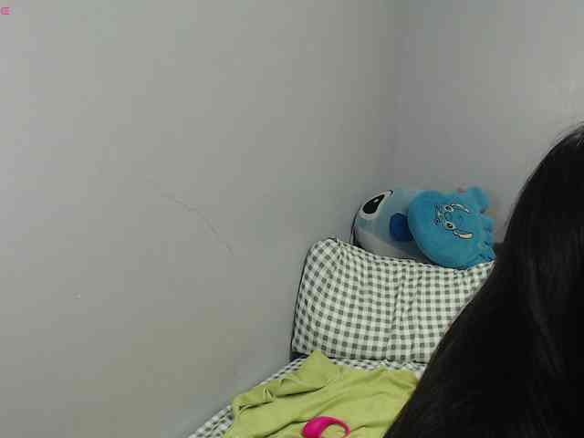 BubbleButtPinay webcam