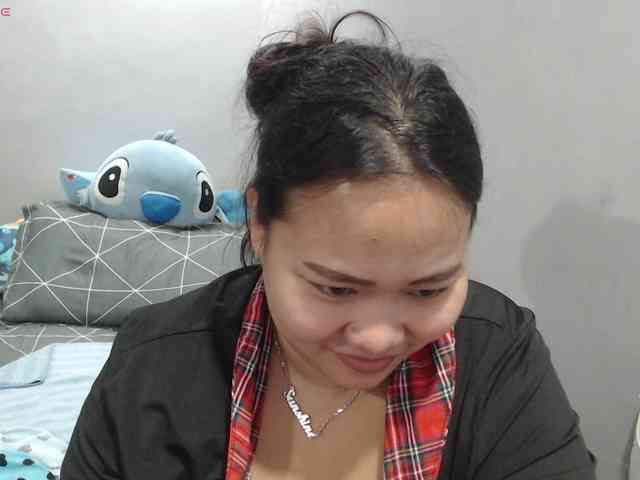 BubbleButtPinay webcam