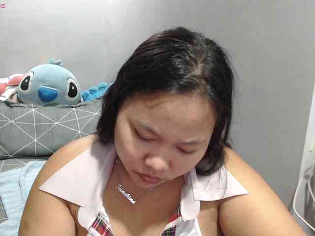 BubbleButtPinay webcam