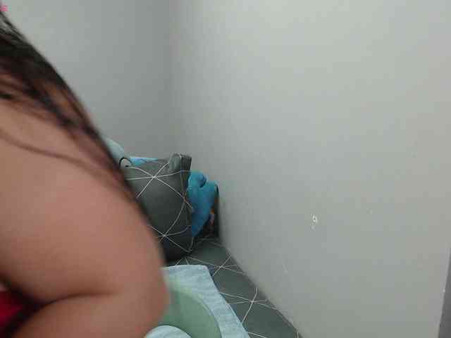 BubbleButtPinay webcam