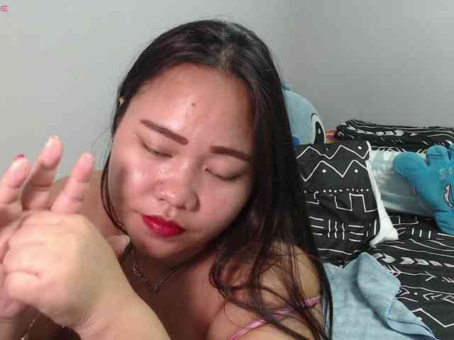 BubbleButtPinay webcam