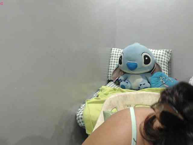 BubbleButtPinay webcam