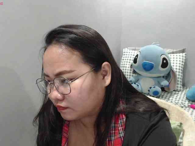 BubbleButtPinay webcam