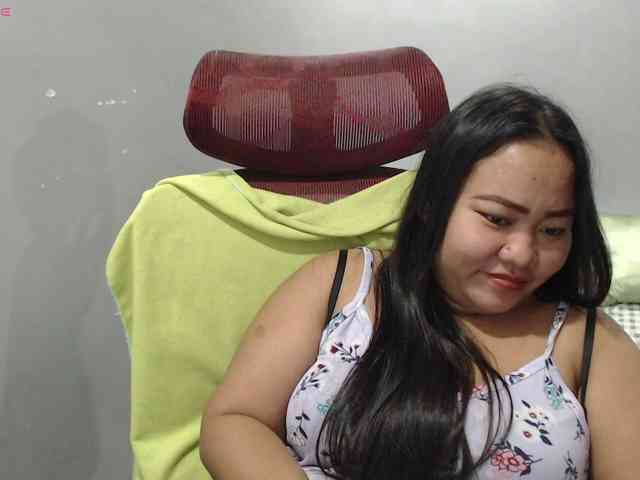 BubbleButtPinay webcam