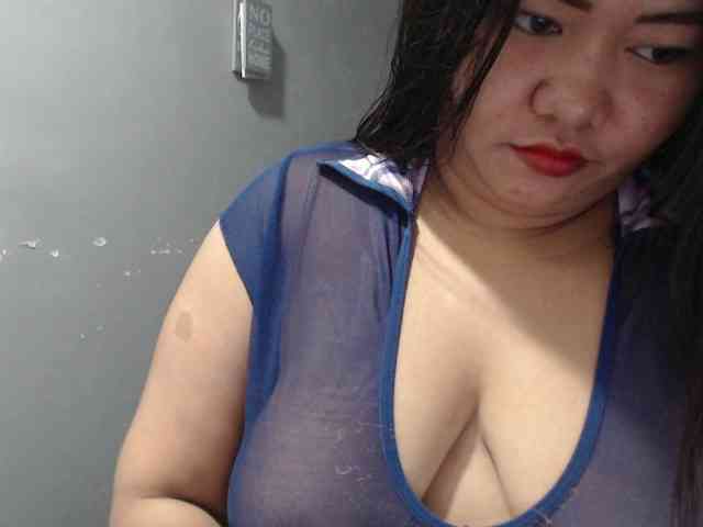 BubbleButtPinay webcam