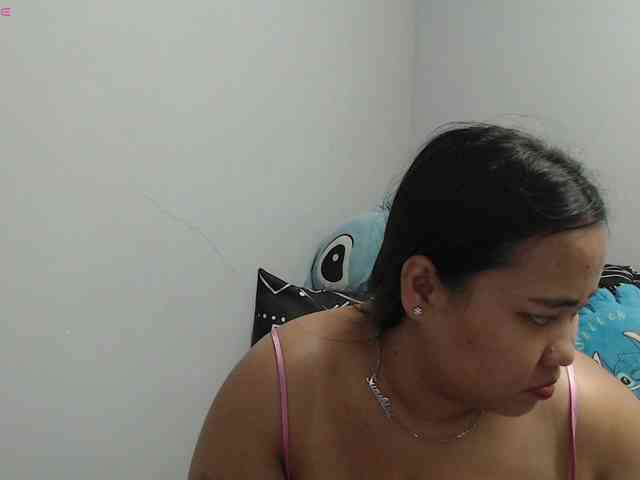 BubbleButtPinay webcam