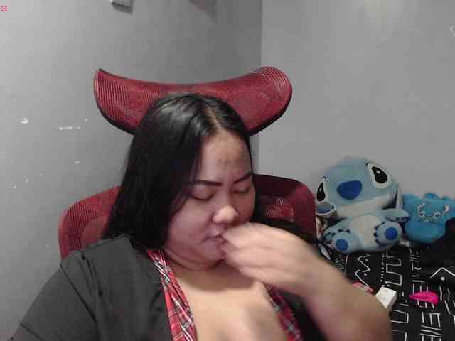 BubbleButtPinay webcam