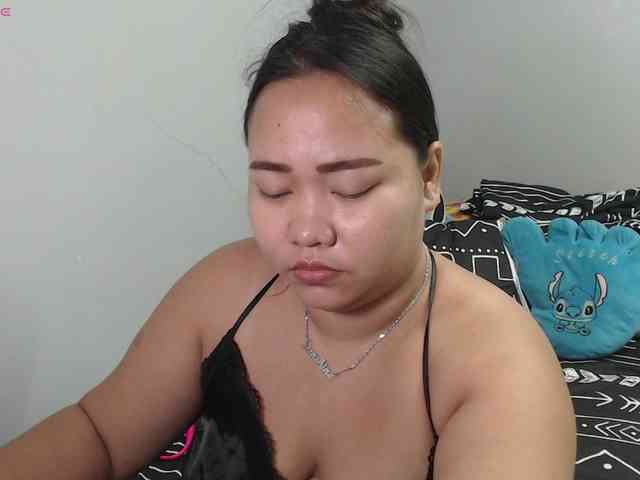 BubbleButtPinay webcam
