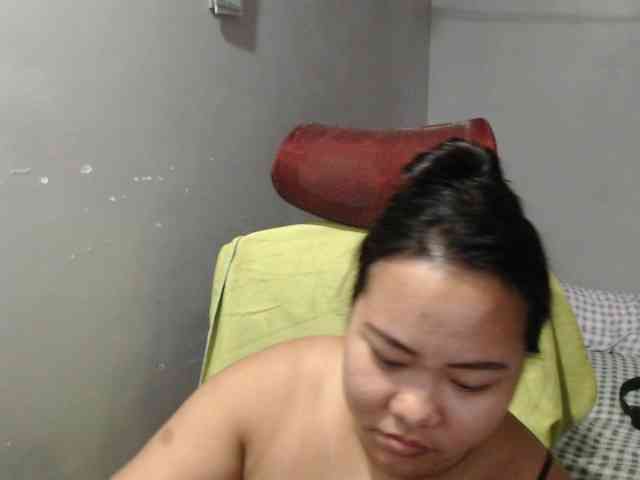 BubbleButtPinay webcam