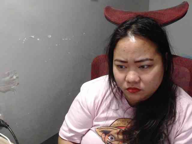 BubbleButtPinay webcam