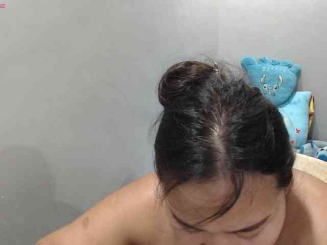BubbleButtPinay webcam