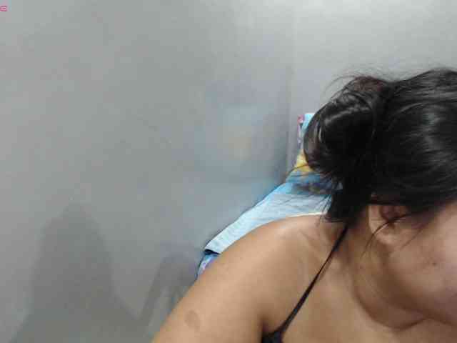 BubbleButtPinay webcam
