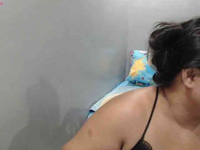 BubbleButtPinay webcam
