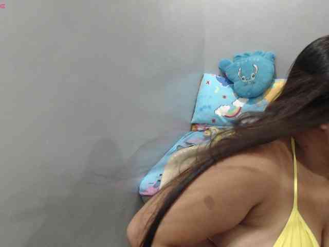 BubbleButtPinay webcam