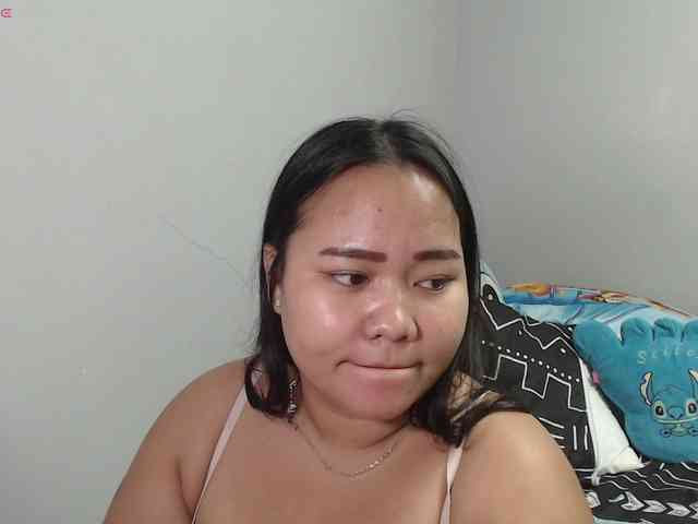 BubbleButtPinay webcam