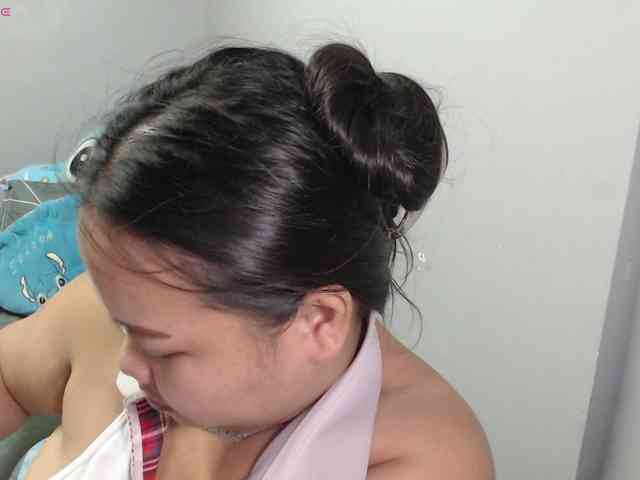 BubbleButtPinay webcam