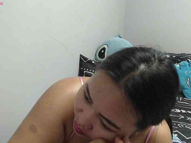 BubbleButtPinay webcam
