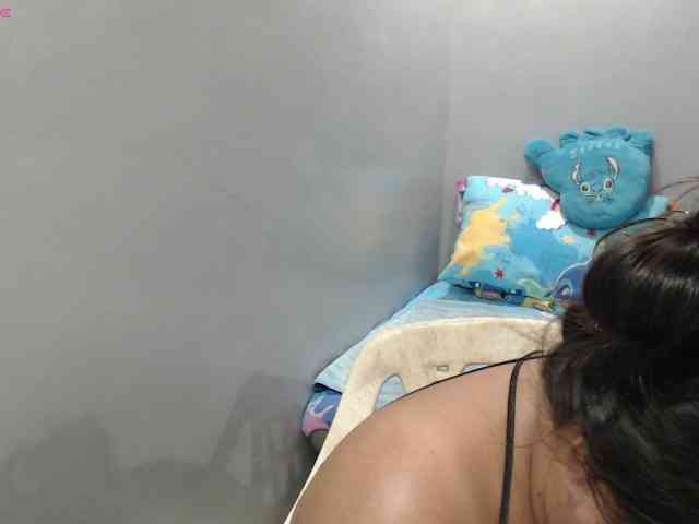 BubbleButtPinay webcam